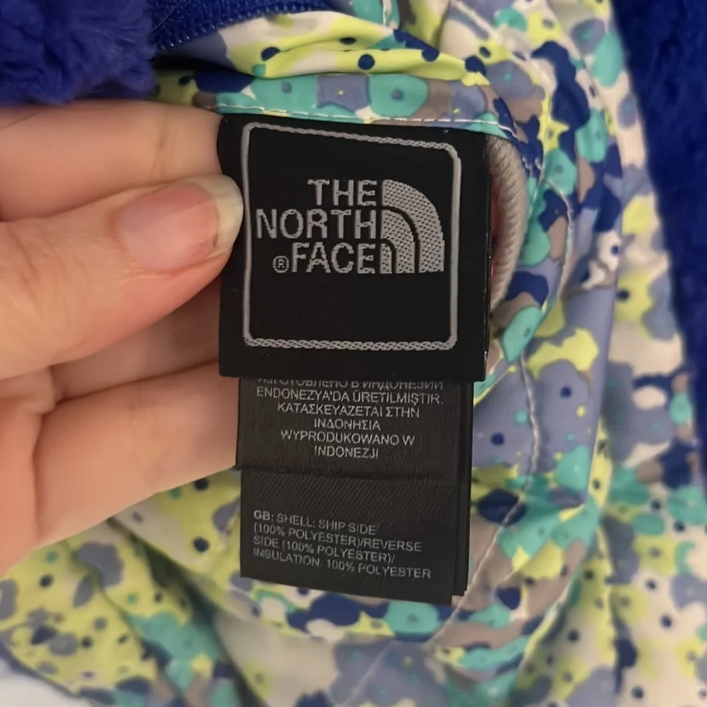 Girls The north face reversible blue splattered jacket